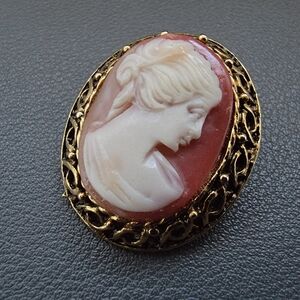 Vintage Hand-Carved Shell Cameo Brooch in Ornate Filigree — Classic Lady Profile